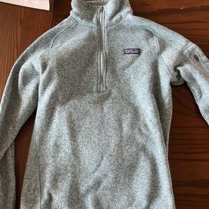 Women’s medium quarter zip. Great condition